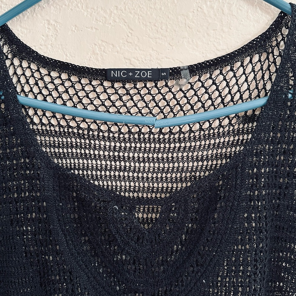 Lace top - Picture 2 of 3